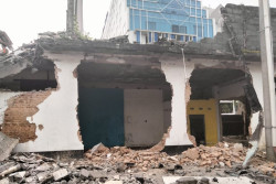 Alat Berat Ratakan Bangunan Jalan Perwakilan Malioboro, Ini Foto-fotonya