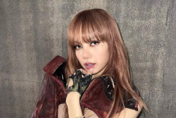 Dapat Tawaran Rp 1,2 Triliun, Lisa Blackpink Diminta Pindah dari YG Entertainment