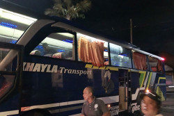 Bus Tim Arema Dilempari Batu, Ini Dia Sejumlah Pemain yang Alami Luka-Luka
