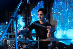 Profil Tyo Nugros, Drummer Dewa 19 yang Bikin Histeris Kaum Hawa