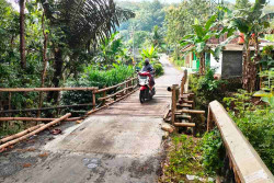 Warga Berharap Perbaikan Jembatan Pucung Bisa Terwujud