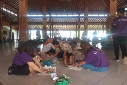 Buyer Terkesan saat Membuat Ecoprint & Jalan-jalan ke Tamansari