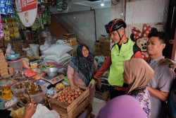 Ganjar Cek Harga Beras dan Stok Minyak ke Sejumlah Pasar