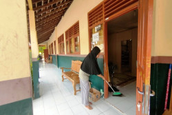 Sudah 3 Bulan, Warga Korban Longsor di Gunungkidul Masih Tinggal di Bekas Bangunan SD