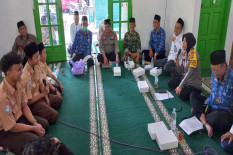 Kapolres Kulon Progo dan Jajarannya Mengadakan Kegiatan Jumat Curhat
