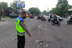 Pengendara Motor Terseret Truk di Simpang Empat Madukismo