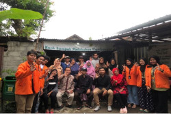 Mahasiswa KKN UAD Dampingi Jaringan Pengelola Sampah di Bantul