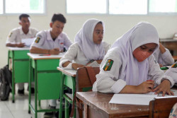 Viral! Gubernur NTT Viktor Laiskodat Perintahkan SMA Masuk Jam 5 Pagi