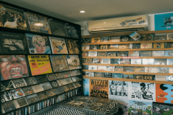Ini 3 Toko Vintage dan Retro di Jogja untuk Kamu yang Gemar Bergaya Klasik