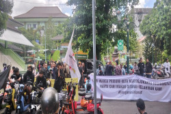 Geruduk Kompleks Balai Kota Jogja, Pelaku Usaha Skutik Minta Perwal Dicabut