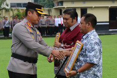 Polisi Beri Penghargaan Kepada Pengemudi Mobil yang Tabrak Pelaku Klitih di Magelang