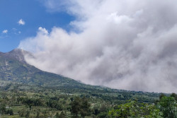 Erupsi Merapi Luncurkan Awan Panas, Begini Kondisi Warga Sekitar Lereng