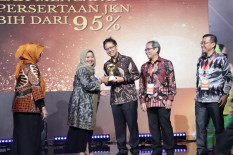 Wakil Presiden RI Berikan Penghargaan Pemda Berstatus Universal Health Coverage