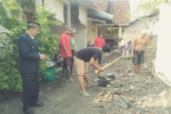 Padat Karya Infrastruktur Atasi Jalan Becek di Kaliputih Sewon