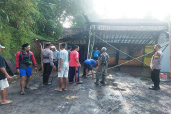 Ditinggal Salat Subuh di Awal Ramadan, Rumah Warga Gedangsari Ludes Terbakar