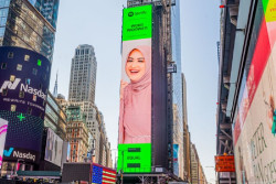 Wajah Woro Widowati Terpasang di Reklame Raksasa Kota New York