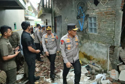 Bahan Mercon Meledak Tewaskan 1 Orang & 11 Rumah Rusak