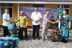 Tingkatkan Hasil Panen, Petani Gunungkidul Dibantu Mesin Modern