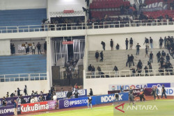 Suporter PSIS dan PSS Sleman Terlibat Bentrok saat Pertandingan