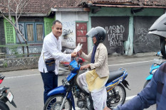 SMK Muhammadiyah 1 Moyudan Bagikan Ribuan Takjil Selama Ramadan