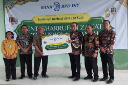 Luar Biasa! Bank BPD DIY Salurkan Zakat Senilai Rp1,1 Miliar