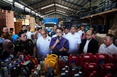 Pabrik Oli Palsu di Tangerang Digerebek, Kemendag Sita Produk Senilai Rp16,5 M
