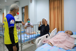 Ganjar Pranowo Temui Anak-anak Panti Asuhan Cacat Ganda Bhakti Asih Semarang