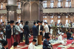 Sandiaga Uno, Anies dan Zulkifli Hasan Kompak Salat Id di Istiqlal