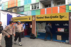Ada Tambal Ban Gratis di Pos PAM Druwo Lho Lur