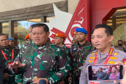 Colek Panglima TNI, Sudjiwo Tejo Sindir Prajurit Tendang Pemotor Ibu-Ibu dan Anak