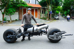 Ngefans Berat dengan The Dark Knight, Pria Ini Bikin Sendiri Motor Batman Bertenaga Listrik