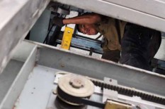 Penting! Lakukan Hal Ini saat Terjebak di Lift
