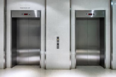 Ingat! Jangan Lakukan Hal Ini saat Terjebak di Lift