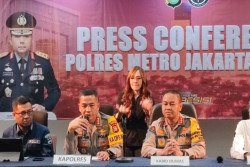 Tujuh saksi Diperiksa soal Insiden Kasat Narkoba Polres Jaktim Tertabrak KA