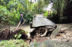 Jembatan Putus, Warga Ngawen Gunungkidul Harus Memutar Sejauh 6 Kilometer untuk Beraktivitas