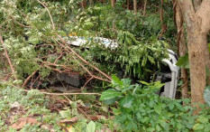 Sejumlah Penumpang Kecelakaan Bus di Guci Luka Berat