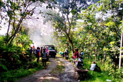 Jalan Rusak Tak Kunjung Ditindaklanjuti Pemerintah, Warga Ngawen Urunan