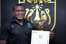 Resmi, Herman Dzumafo Gabung Persela Lamongan
