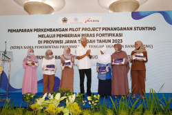 Gandeng UGM, Ganjar Pranowo Terus Menggenjot Penanganan Stunting di Jawa Tengah