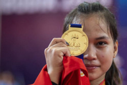 Pundi Emas Indonesia Bertambah, Kali Ini dari Angkat Besi