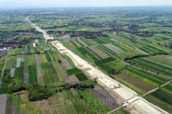 AHY Bandingkan Pembangunan Jalan Zaman SBY vs Jokowi, Cek Datanya!