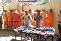 Jaringan Obat Terlarang Jogja-Jakarta Dibongkar Polisi, Ternyata Teman Semasa Sekolah