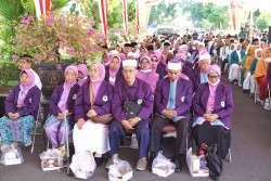 Pemkab Magelang Lepas 1.266 Calon Jemaah Haji, Tertua Usia 96 Tahun