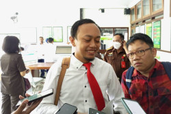 Robinson Keberatan dengan Dakwaan soal Tanah Kas Desa, Pengacara Janjikan Materi Eksepsi Menarik