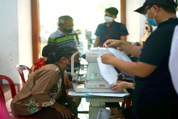 RS Bethesda dan FK UKDW Menggelar Bakti Sosial Operasi Katarak Gratis
