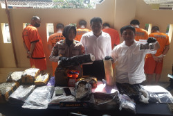 Terungkap Jaringan Jogja-Medan, Tersangka Tutupi Ganja Pakai Kaus