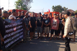 Kerap Diprotes Pedagang karena Harga Mahal, Supplier Daging Ayam Berdemo