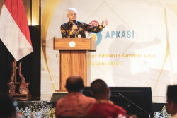 Ganjar Sharing Pengalaman dengan Bupati se-Indonesia