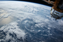 Aspek Keselamatan Wisata Luar Angkasa Elon Musk & Kapal Selam Titanic Sama-Sama Tak Jelas