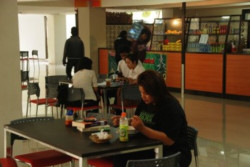 5 Spot Kantin Kampus Enak nan Halal di Jogja